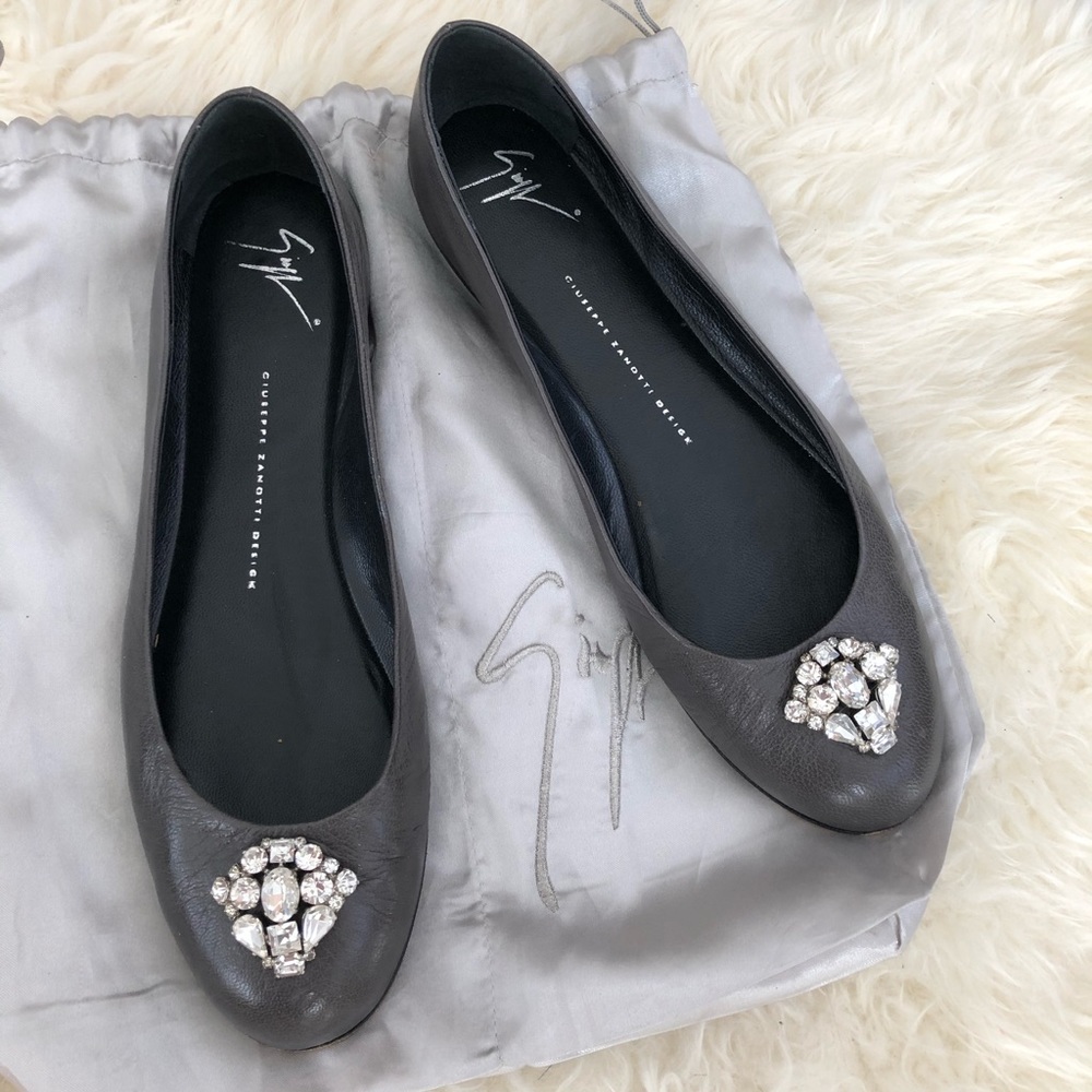 Authentic Zanotti flats with Crystals.